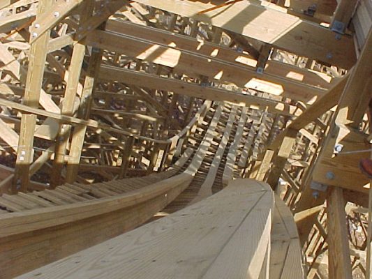 HW-12-11-99-Legend-Up-Into-Helix.jpg (85678 bytes)