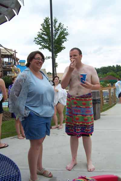 Carrie chatting with Justin Adams @ Holiday World's Stark Raven Mad 2003!