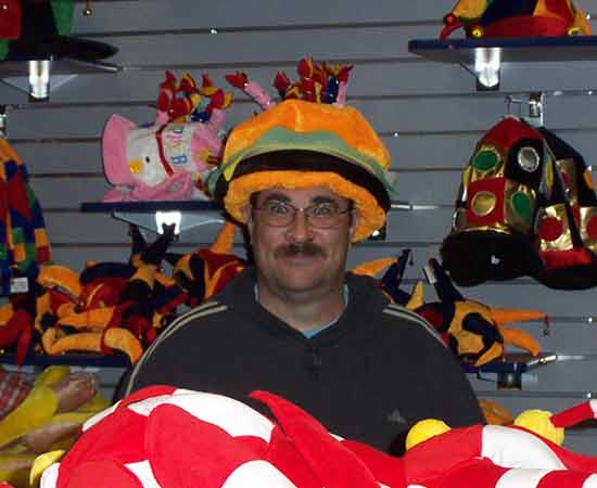 Robert & His Silly Hat @ Holiday World's Stark Raven Mad 2003