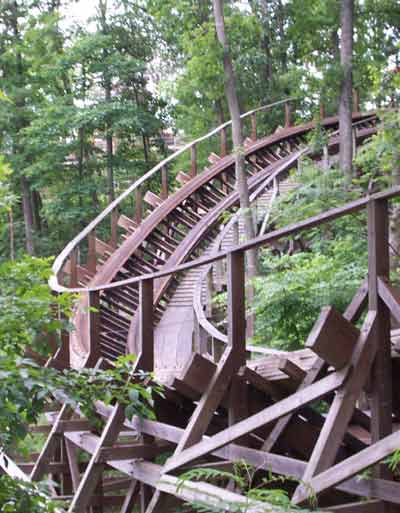 The Raven in the depths of Ravenswood @ Holiday World's Stark Raven Mad 2003