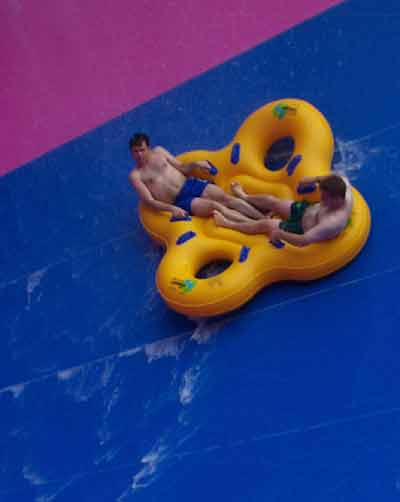 Zinga @ Holiday World's Stark Raven Mad 2003!