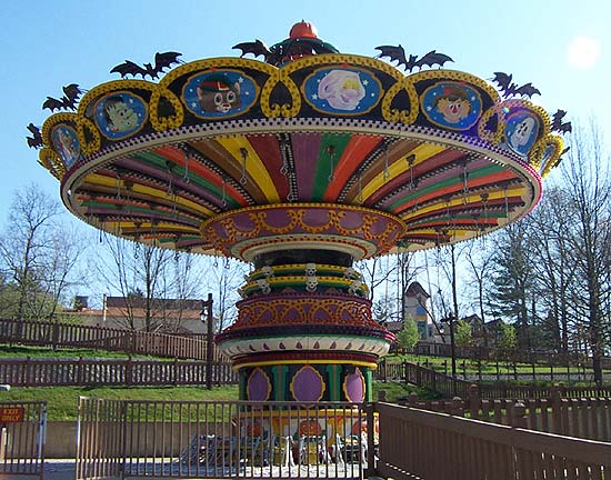 Hallowswings at Holiday World & Splashin' Safari, Santa Claus Indiana