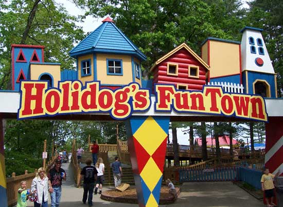 Holidog's Funtown at Holiday World, Santa Claus, Indiana