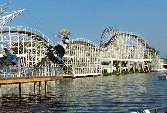Air Crow and the Hoosier Hurricane Rollercoaster at Indiana Beach, Monticello, Indiana