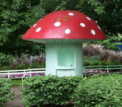 A Mushroom Water Fountain At Kennywood Park, West Mifflin Pennsylvania