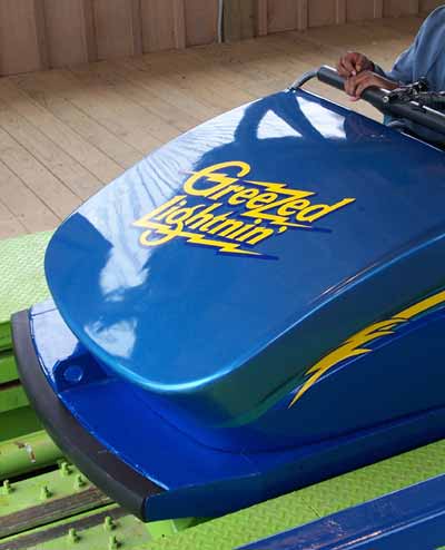 Greezed Lightnin's lead car @ Six Flags Kentucky Kingdom