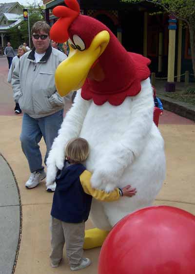 Bond and Foghorn Leghorn @ Six Flags Kentucky Kingdom