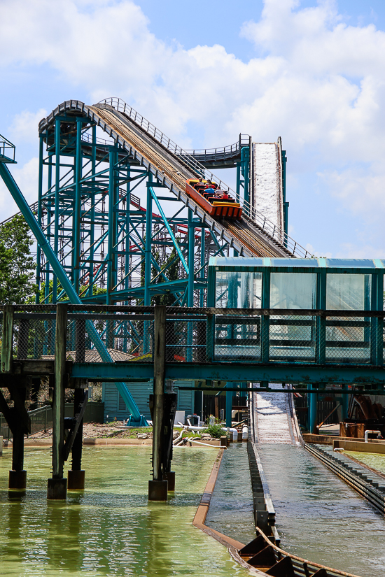 Mine High Falls at Kentucky Kingdom Theme Park, Louisville, Kentucky