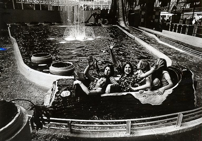 Old Chicago Shopping Center & Amusement Park, Bolingbrook Illinois