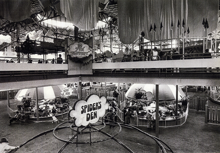 Old Chicago Shopping Center & Amusement Park, Bolingbrook Illinois