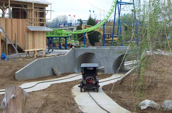 Antique Car Construction @ Six Flags Kentucky Kingdom