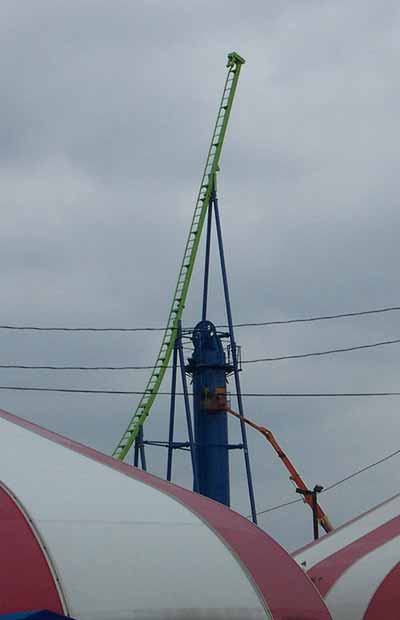 Greezed Lightnin' Front Spike Construction @ Six Flags Kentucky Kingdom