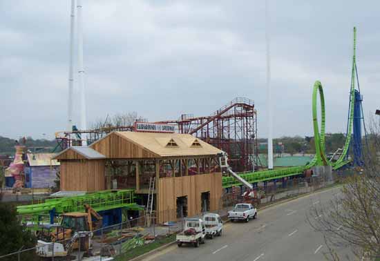 Greezed Lightnin' construction at Six Flags Kentucky Kingdom