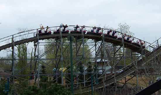 Twisted Twins @ Six Flags Kentucky Kingdom