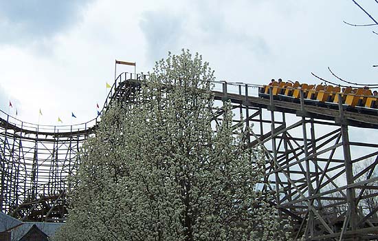 Thunder Run Rollercoaster at Six Flags Kentucky Kingdom