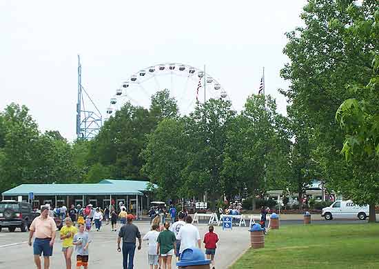Six Flags St. Louis Park Entrance