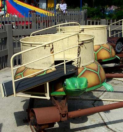 The Tottering Turtles Ride at Wyandot Lake Park, Powell Ohio